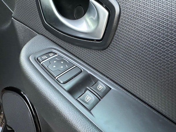 Used Renault Clio 2019 for sale - 75588400: Photo 31