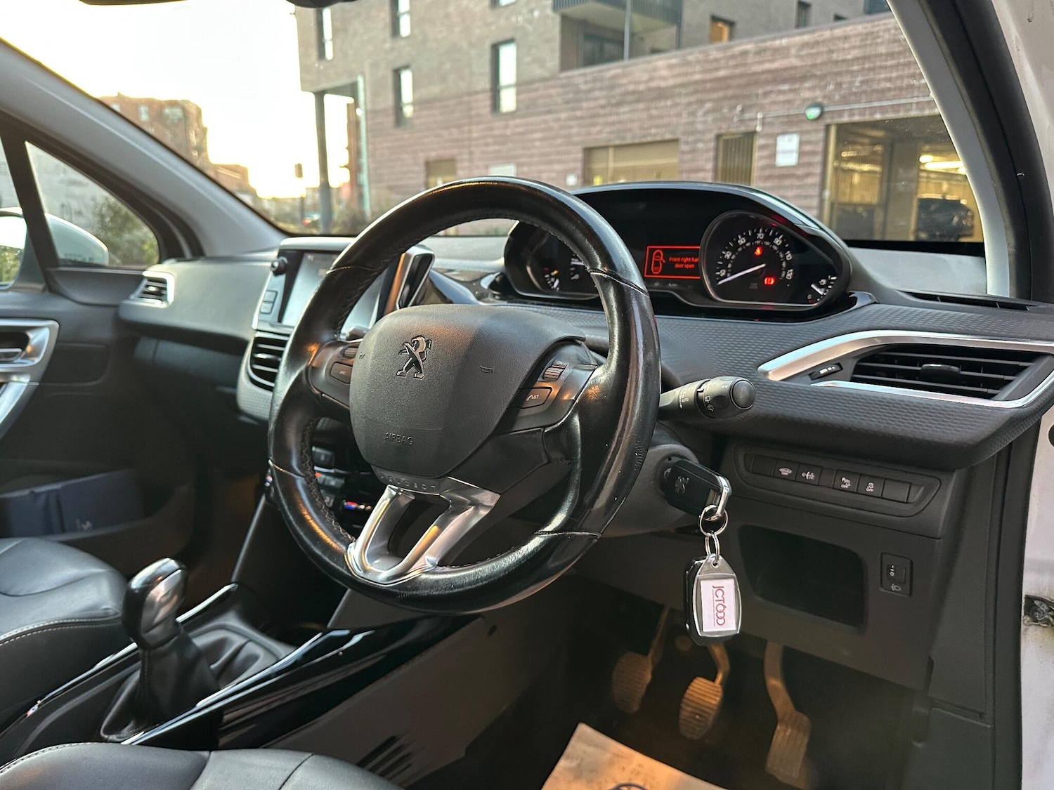 Used Peugeot 2008 2016 for sale - 76942652: Photo 14