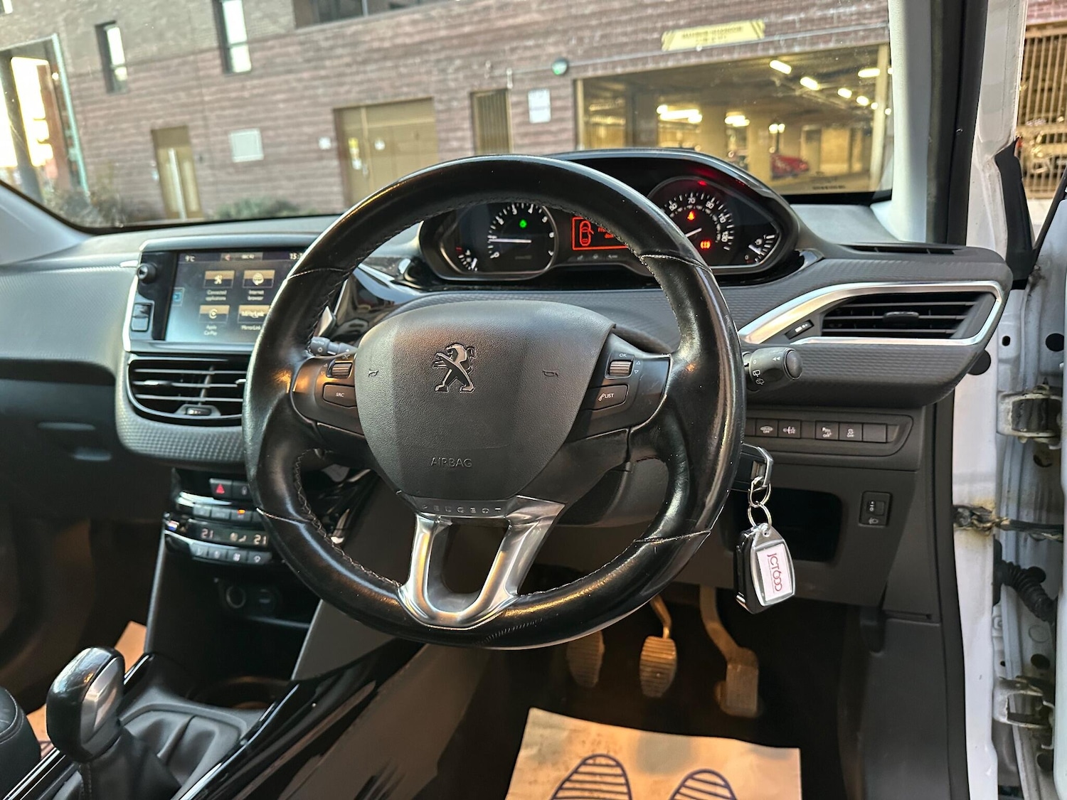 Used Peugeot 2008 2016 for sale - 76942652: Photo 19