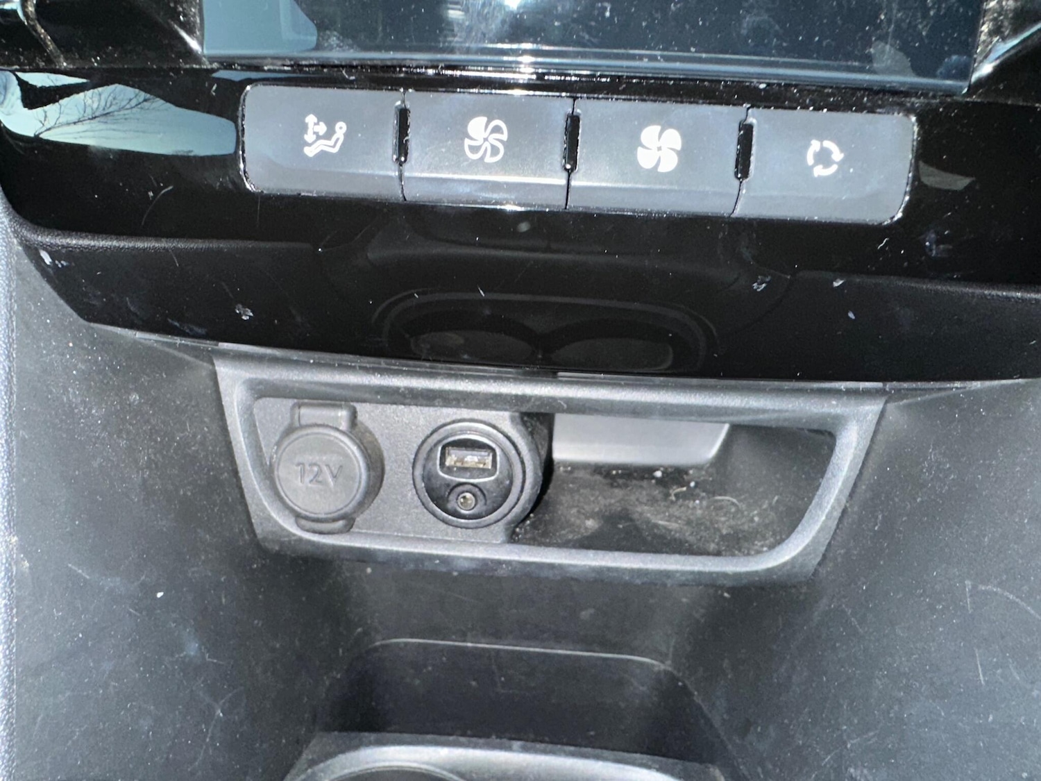 Used Peugeot 2008 2016 for sale - 76942652: Photo 30