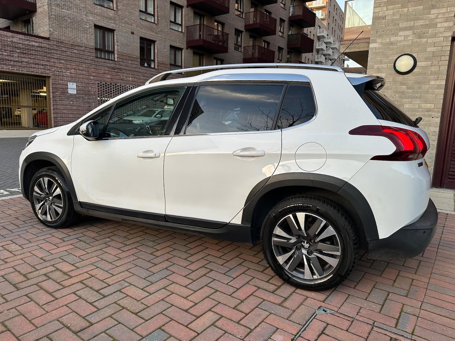 Used Peugeot 2008 2016 for sale - 76942652: Photo 8