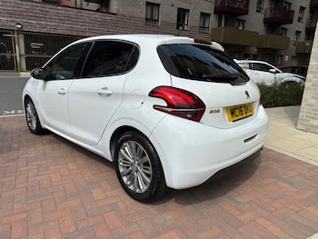 Used Peugeot 208 2016 for sale - 75623821: Photo