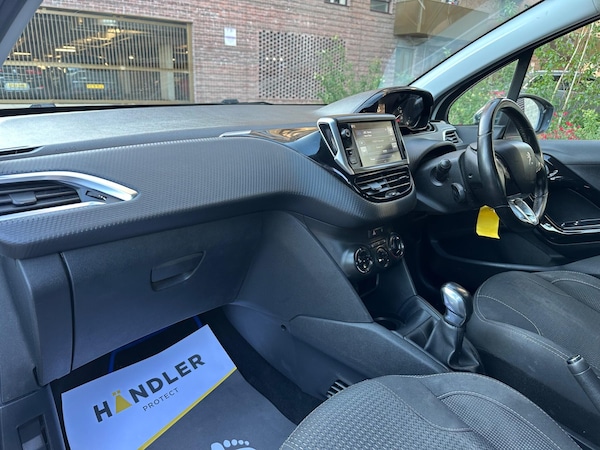 Used Peugeot 208 2018 for sale - 76215165: Photo 6