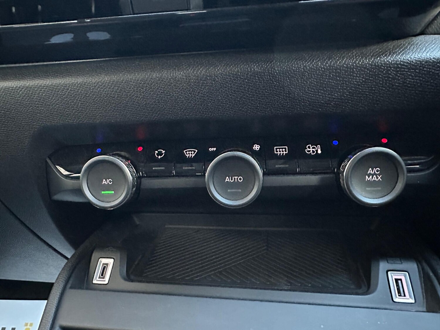 Used Citroen C4 2024 for sale - 76752853: Photo 33