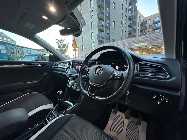 Used Volkswagen T-Roc 2020 for sale - 76188797: Photo 22