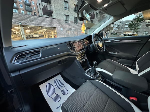Used Volkswagen T-Roc 2020 for sale - 76188797: Photo 32