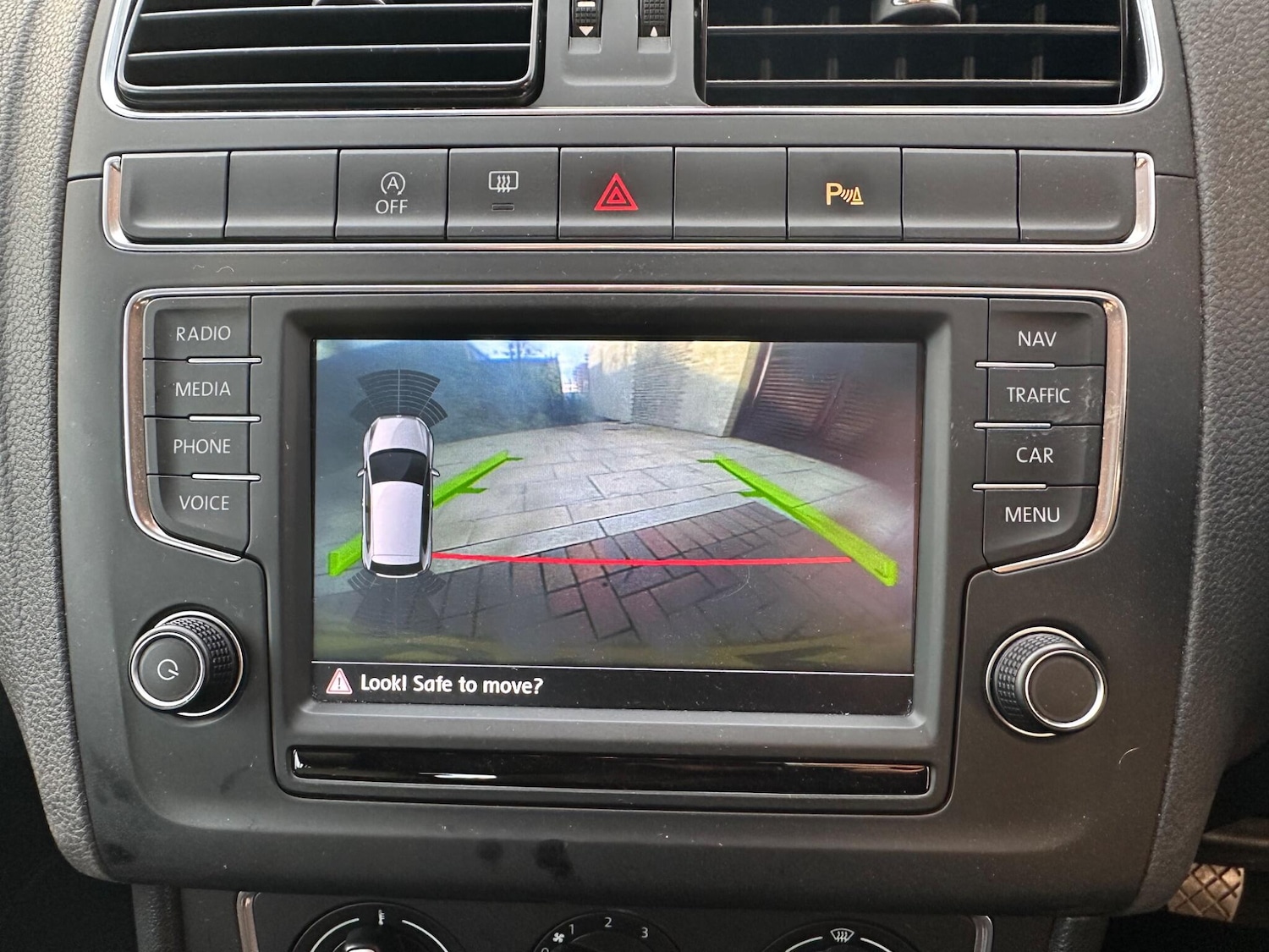 Used Volkswagen Polo 2015 for sale - 76573170: Photo 17