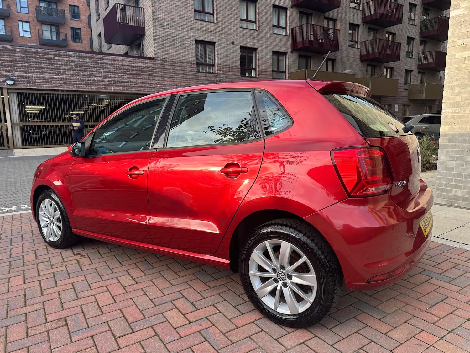 Used Volkswagen Polo 2015 for sale - 76573170: Photo 5