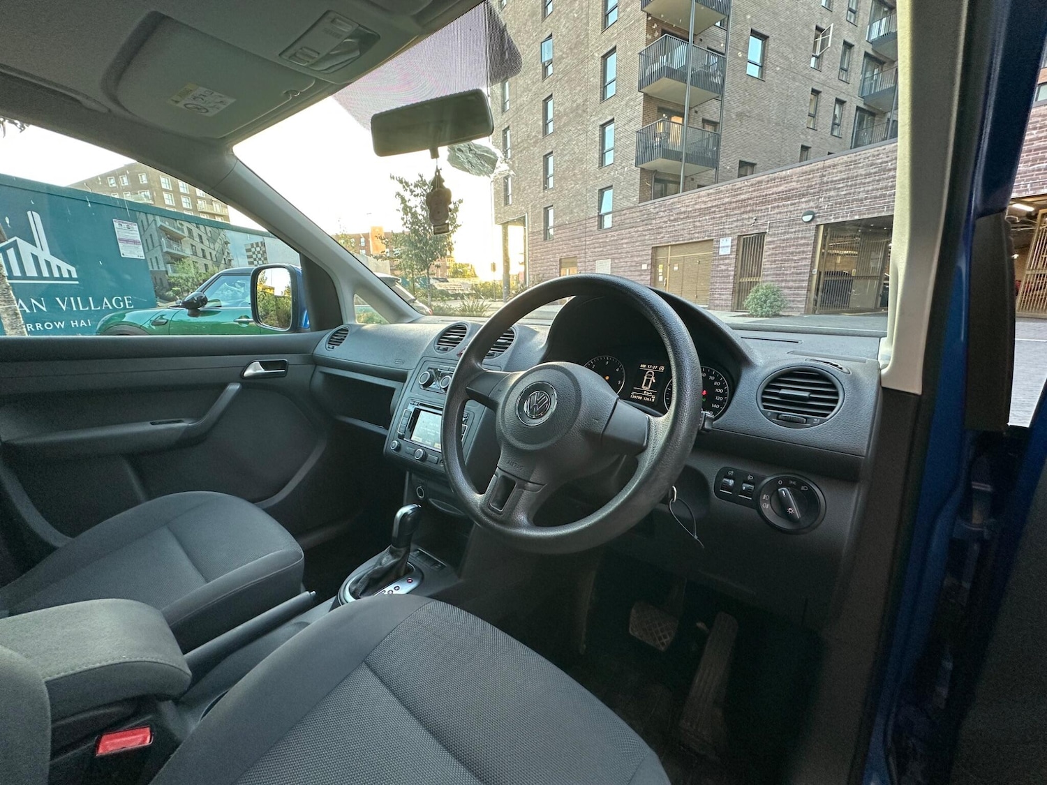 Used Volkswagen Caddy Maxi Life 2014 for sale - 76099103: Photo 54