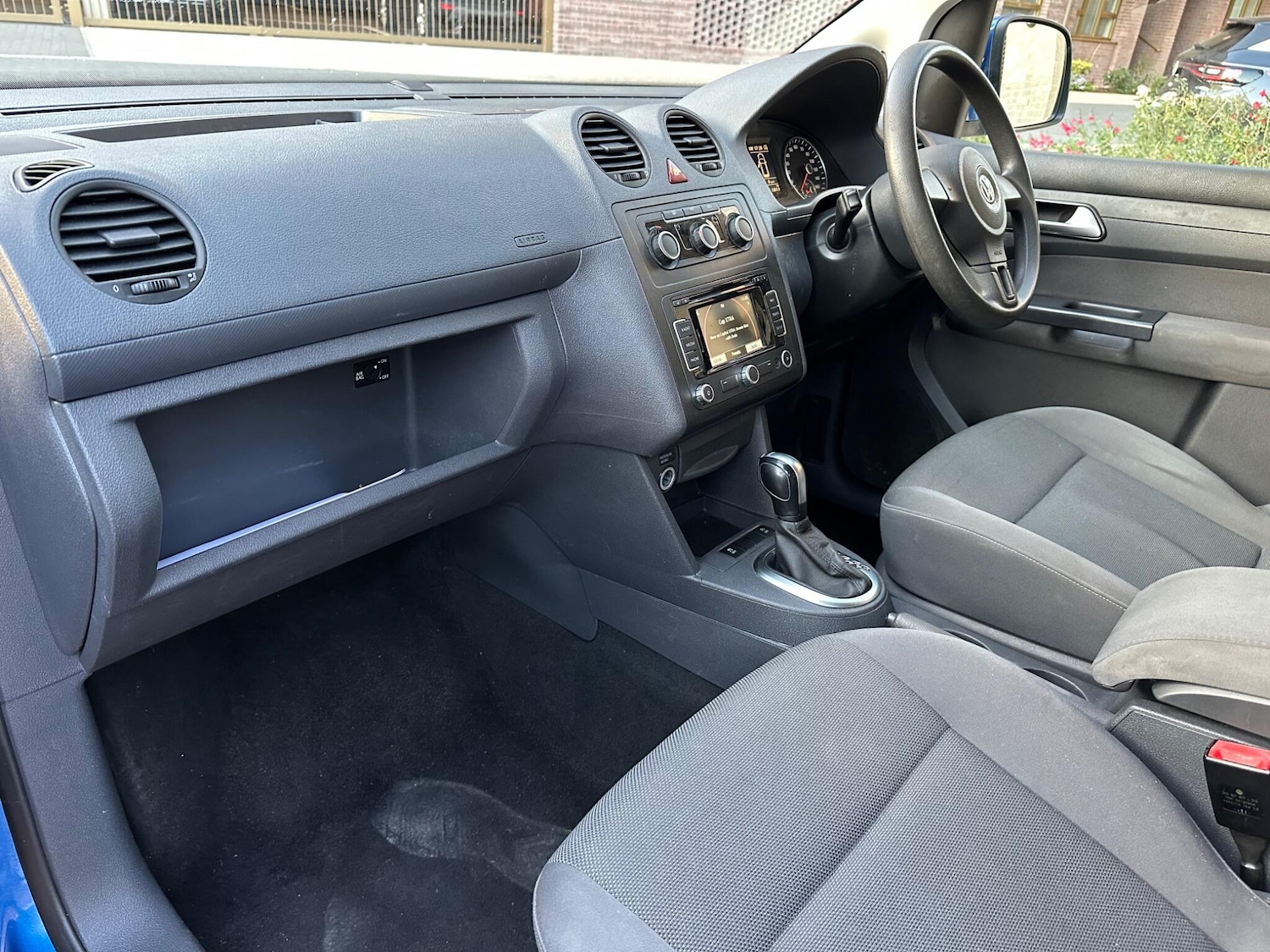 Used Volkswagen Caddy Maxi Life 2014 for sale - 76099103: Photo 57