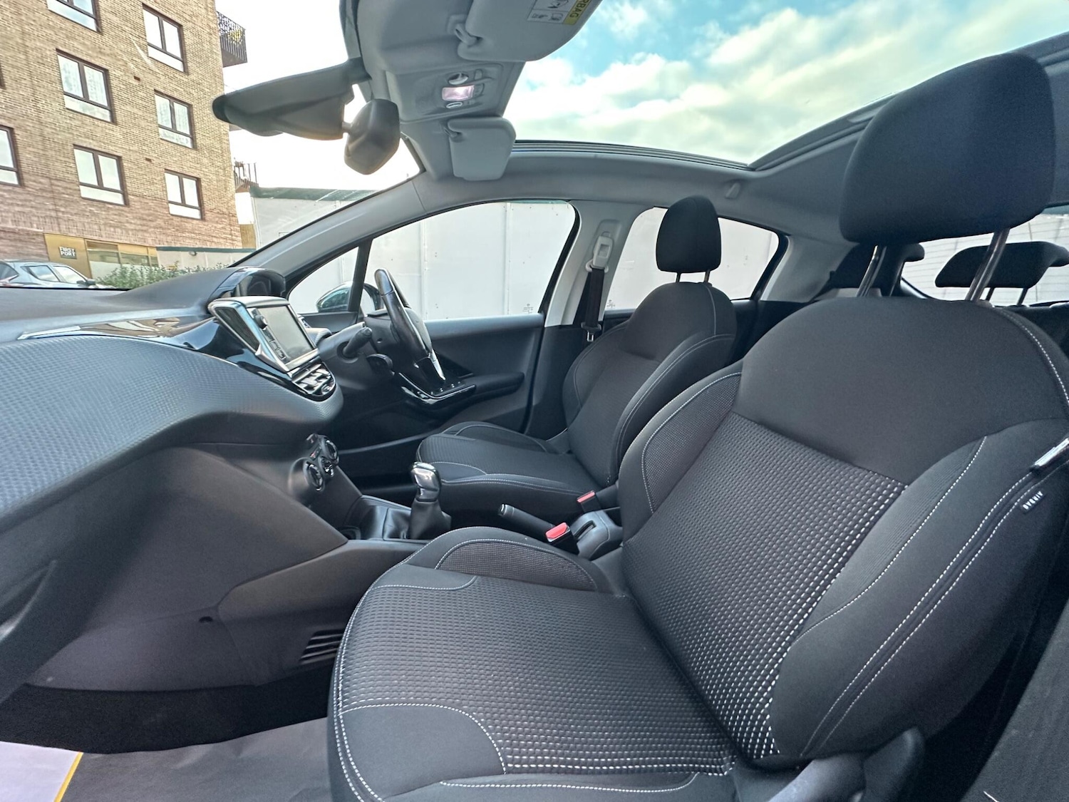 Used Peugeot 208 2018 for sale - 76701276: Photo 32