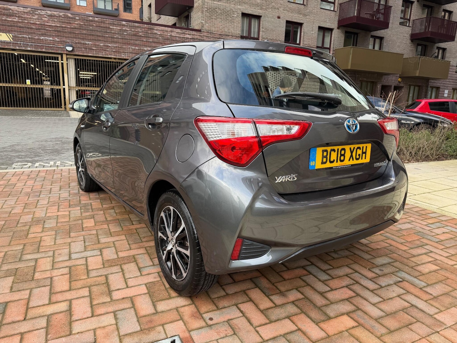 Used Toyota Yaris for sale - 77242844: Photo 2