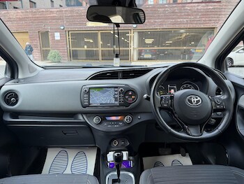 Used Toyota Yaris 2018 for sale - 77242844: Photo