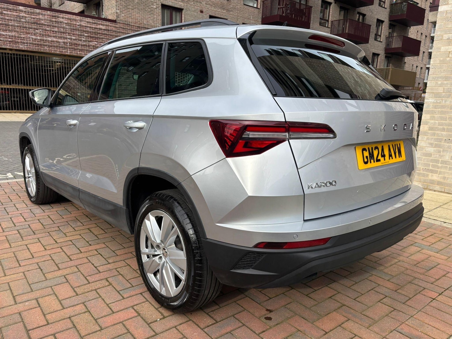 Used Skoda Karoq 2024 for sale - 77585699: Photo 2