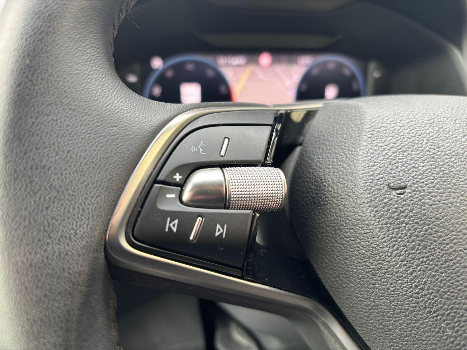 Used Skoda Karoq 2024 for sale - 77585699: Photo 40