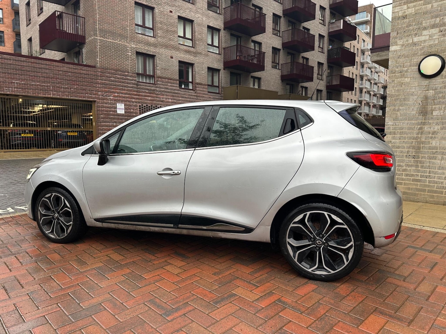 Used Renault Clio 2017 for sale - 76166393: Photo 17