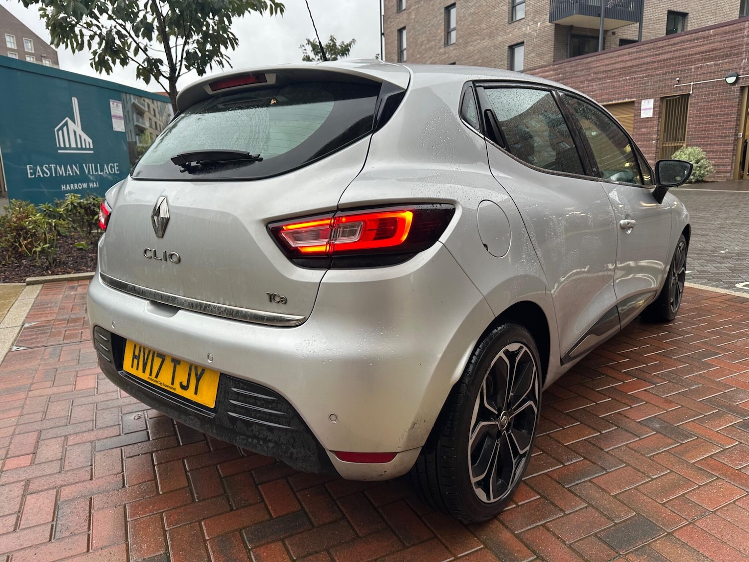Used Renault Clio 2017 for sale - 76166393: Photo 2