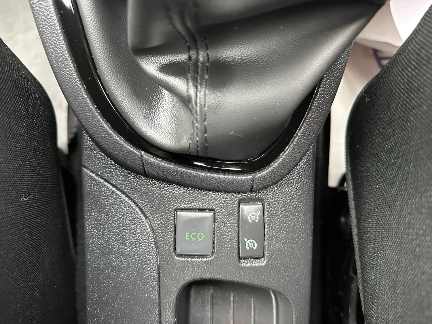 Used Renault Clio 2017 for sale - 76166393: Photo 27