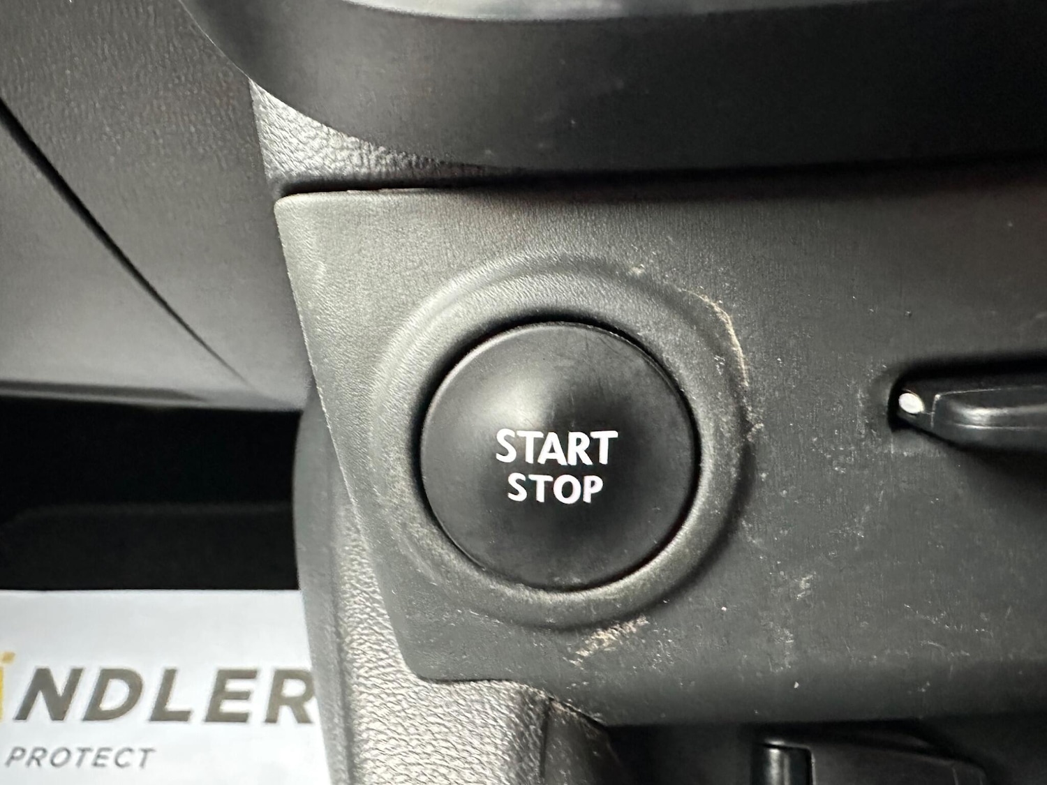 Used Renault Clio 2017 for sale - 76166393: Photo 28