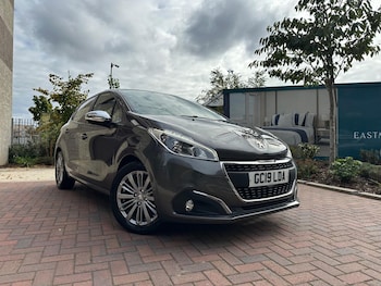Peugeot - 208