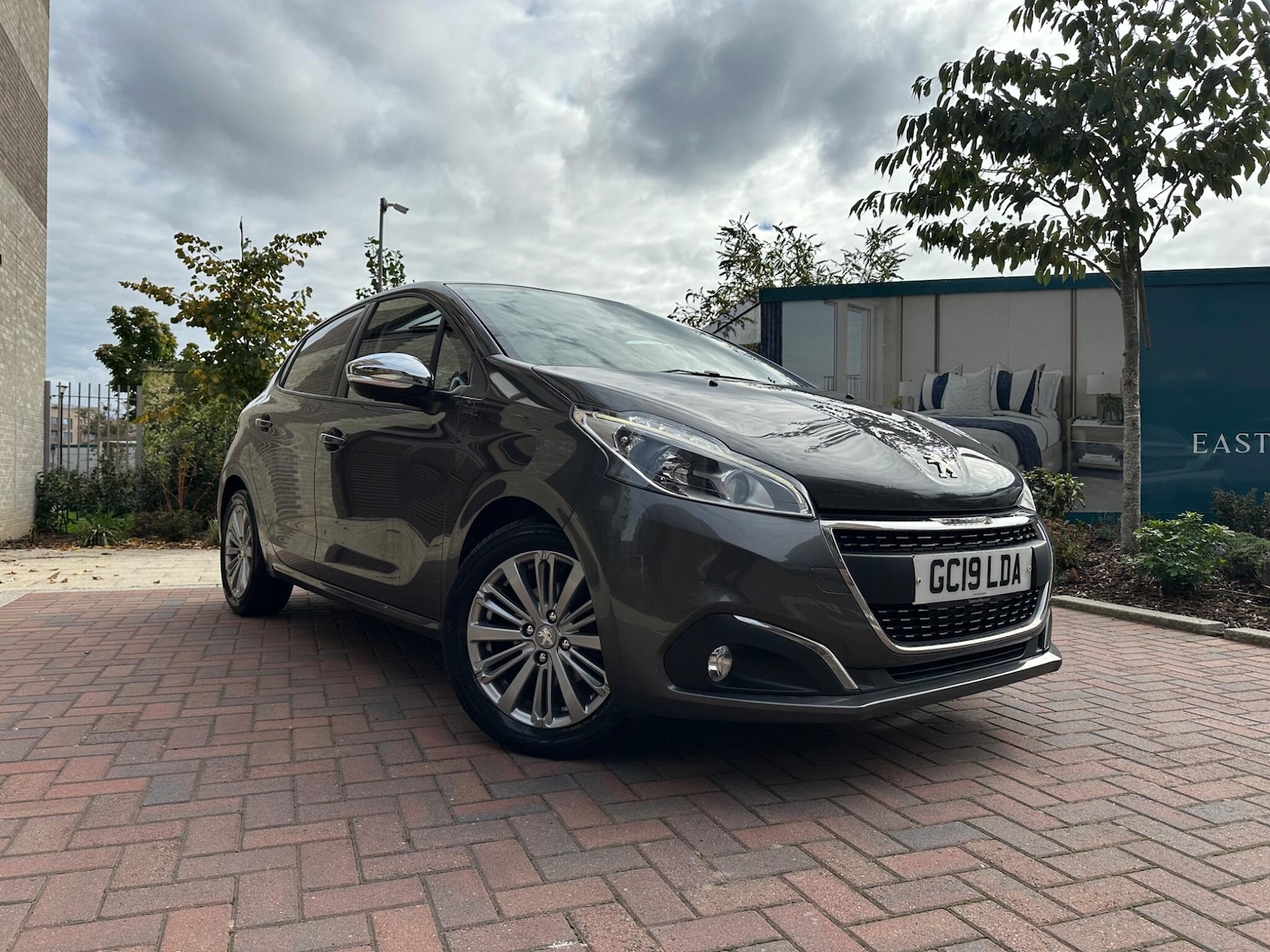 Used Peugeot 208 2019 for sale - 76306395: Photo 2