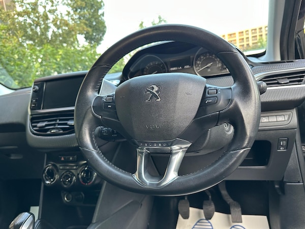 Used Peugeot 208 2019 for sale - 76306395: Photo 25