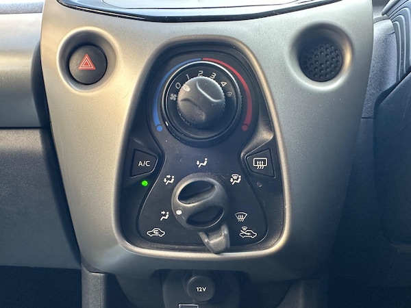 Used Peugeot 108 2016 for sale - 75540120: Photo 24