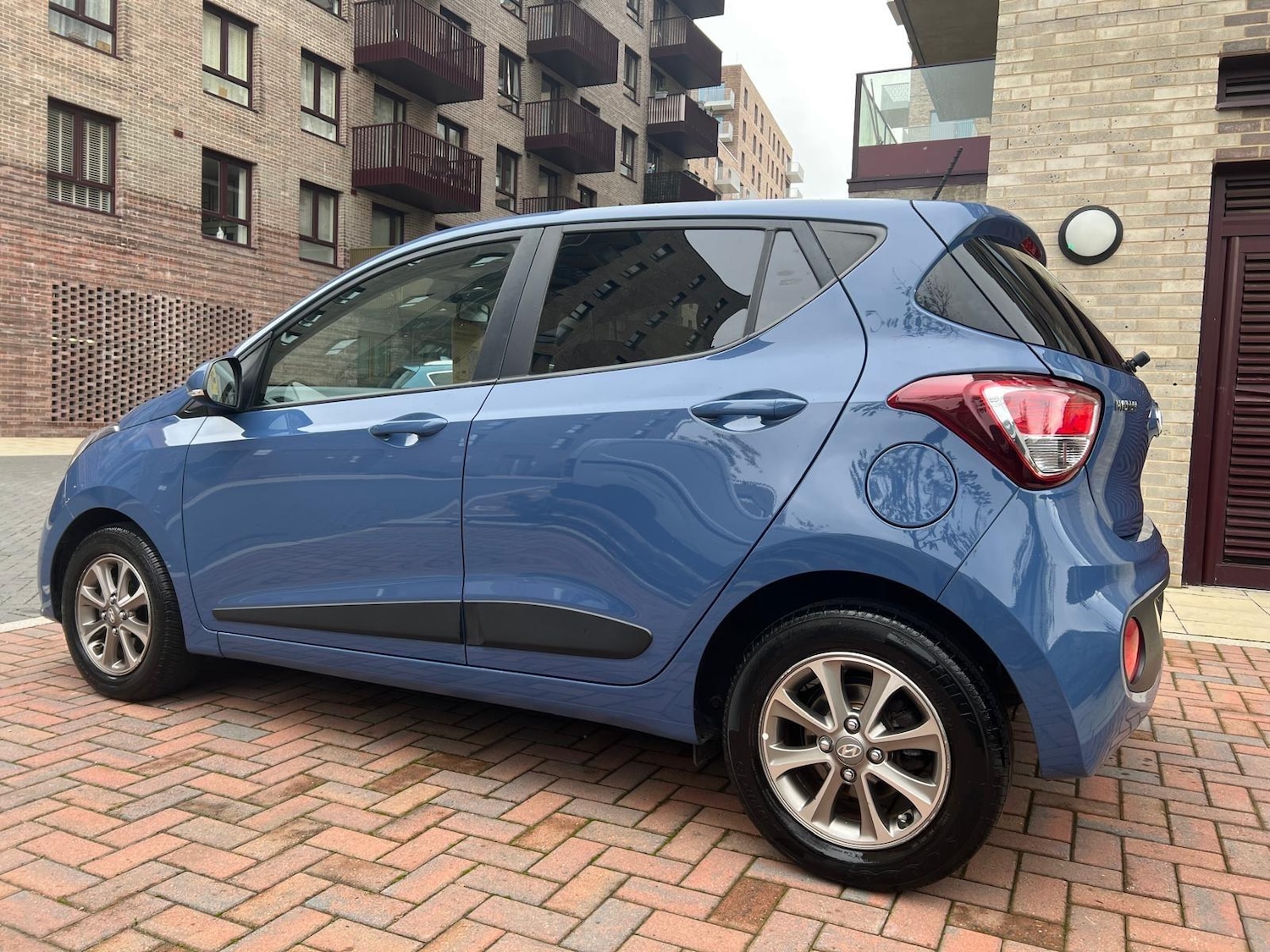 Used Hyundai i10 2017 for sale - 75729758: Photo 23