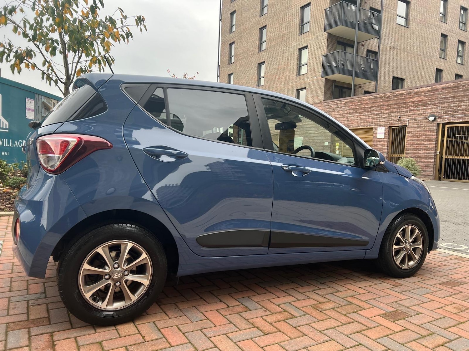 Used Hyundai i10 2017 for sale - 75729758: Photo 27