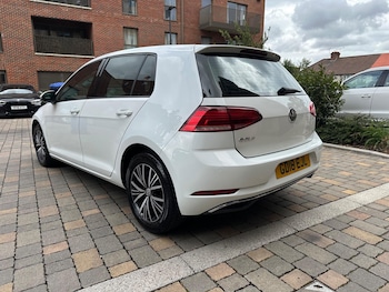 Used Volkswagen Golf 2018 for sale - 75707728: Photo
