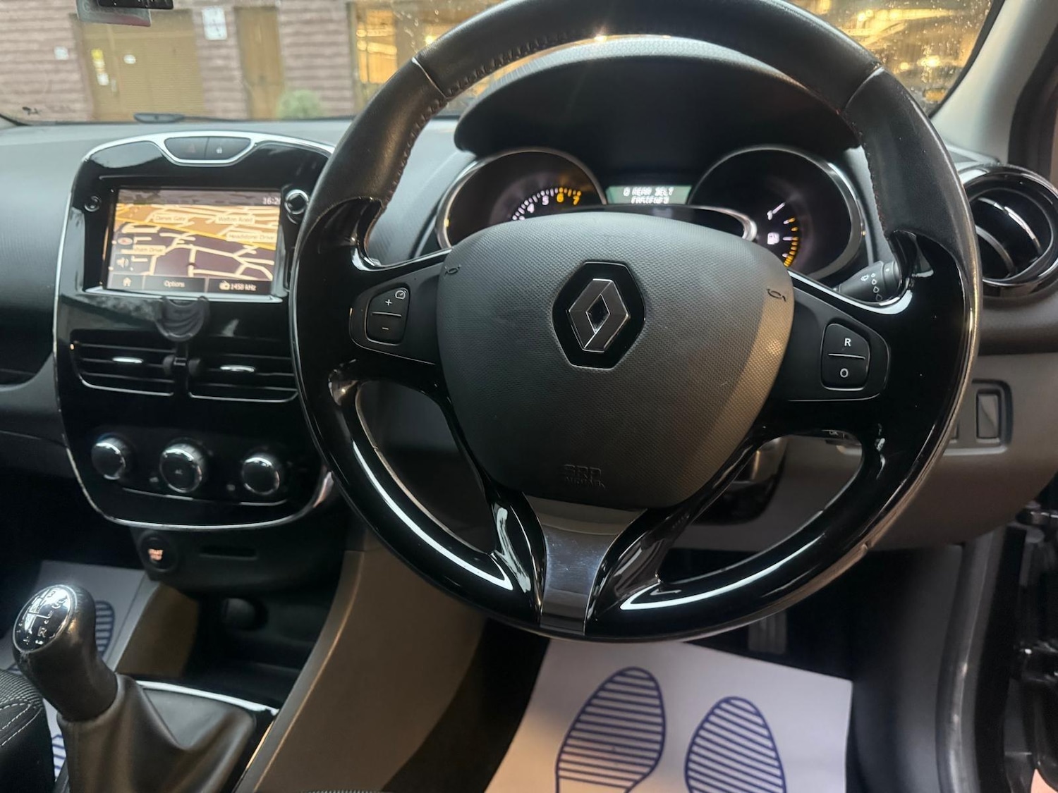 Used Renault Clio 2014 for sale - 76457198: Photo 26