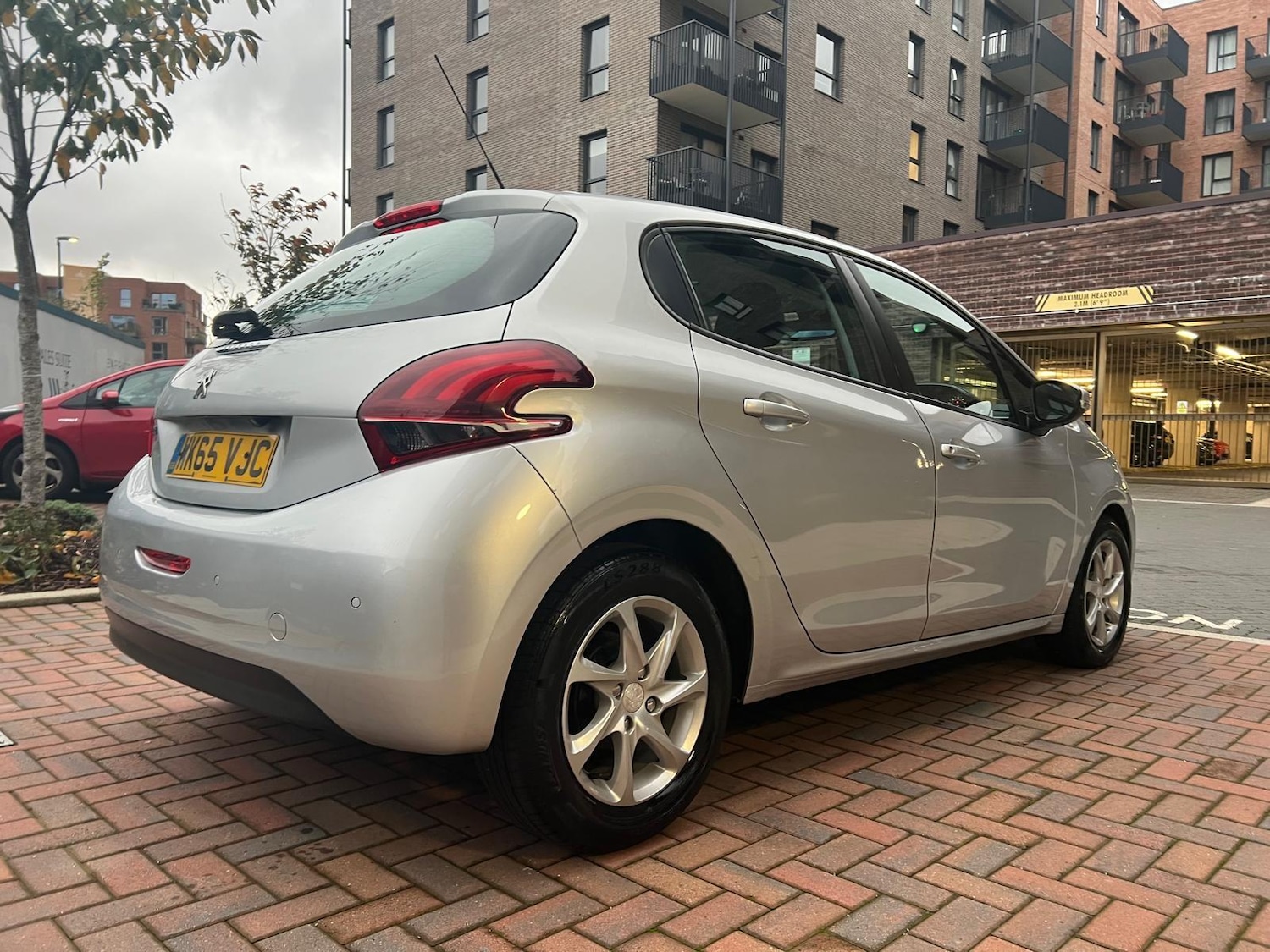 Used Peugeot 208 2015 for sale - 76550480: Photo 15