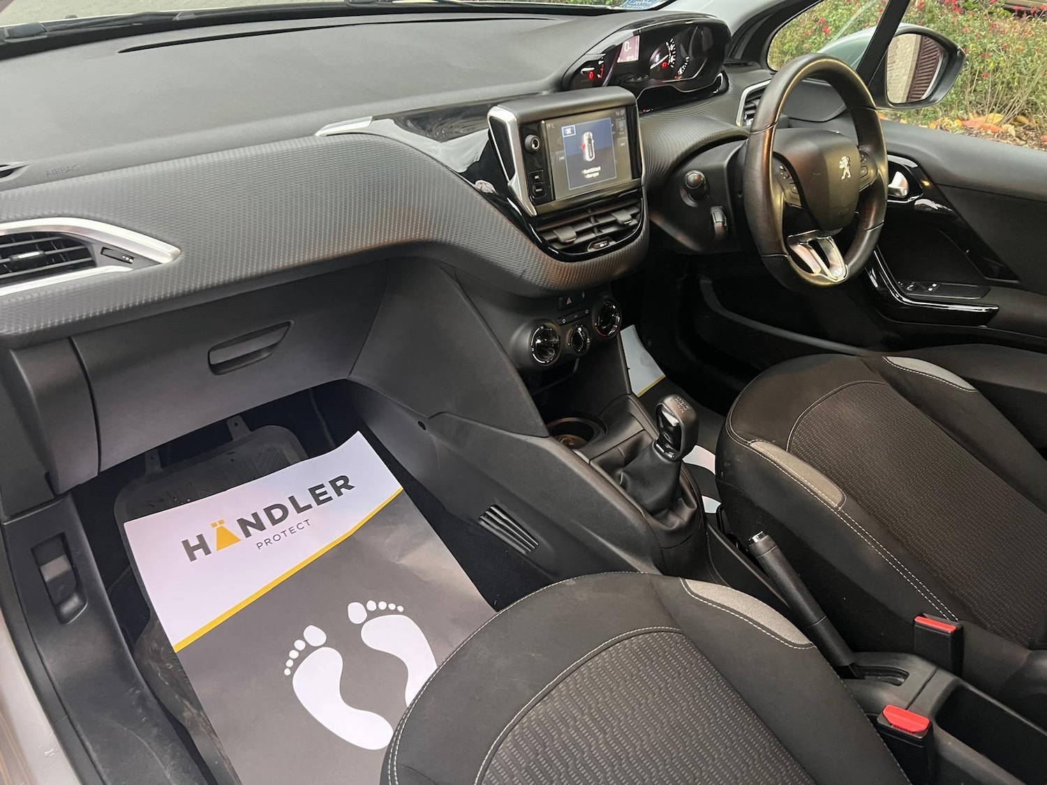 Used Peugeot 208 2015 for sale - 76550480: Photo 18