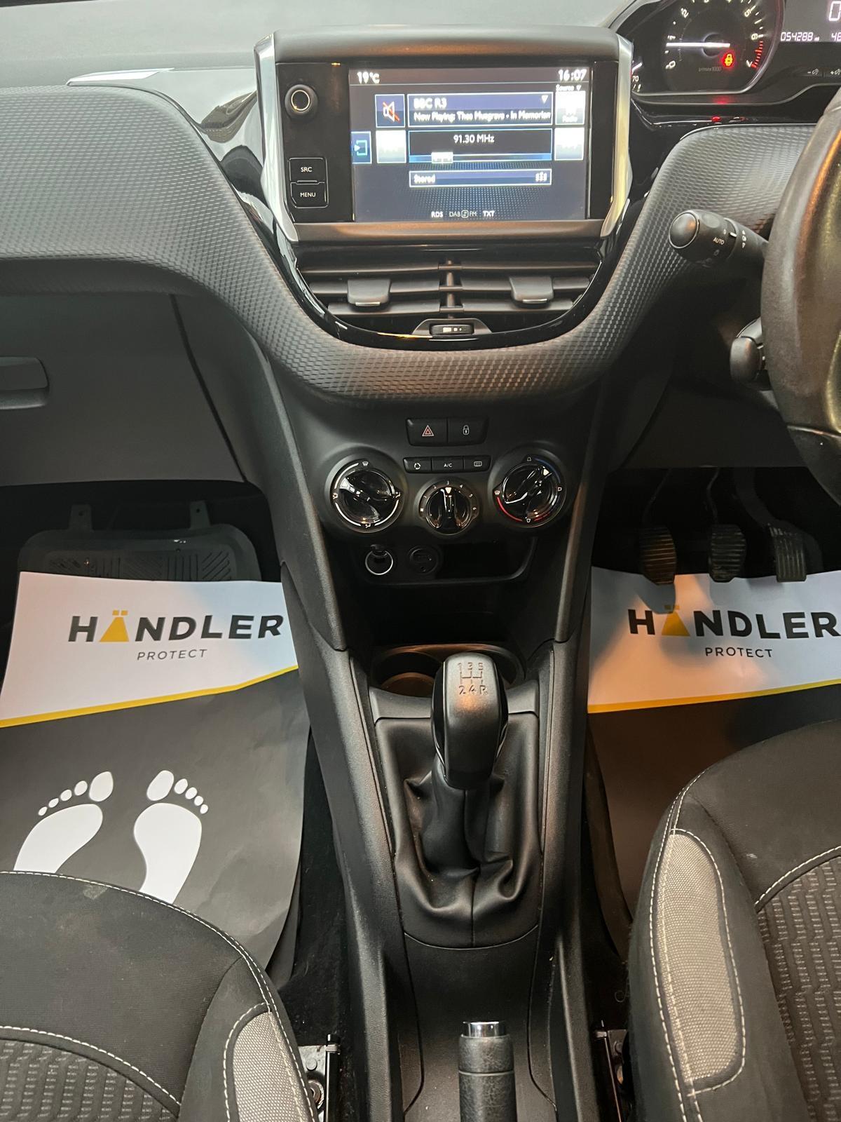 Used Peugeot 208 2015 for sale - 76550480: Photo 19