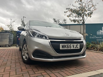 Used Peugeot 208 2015 for sale - 76550480: Photo