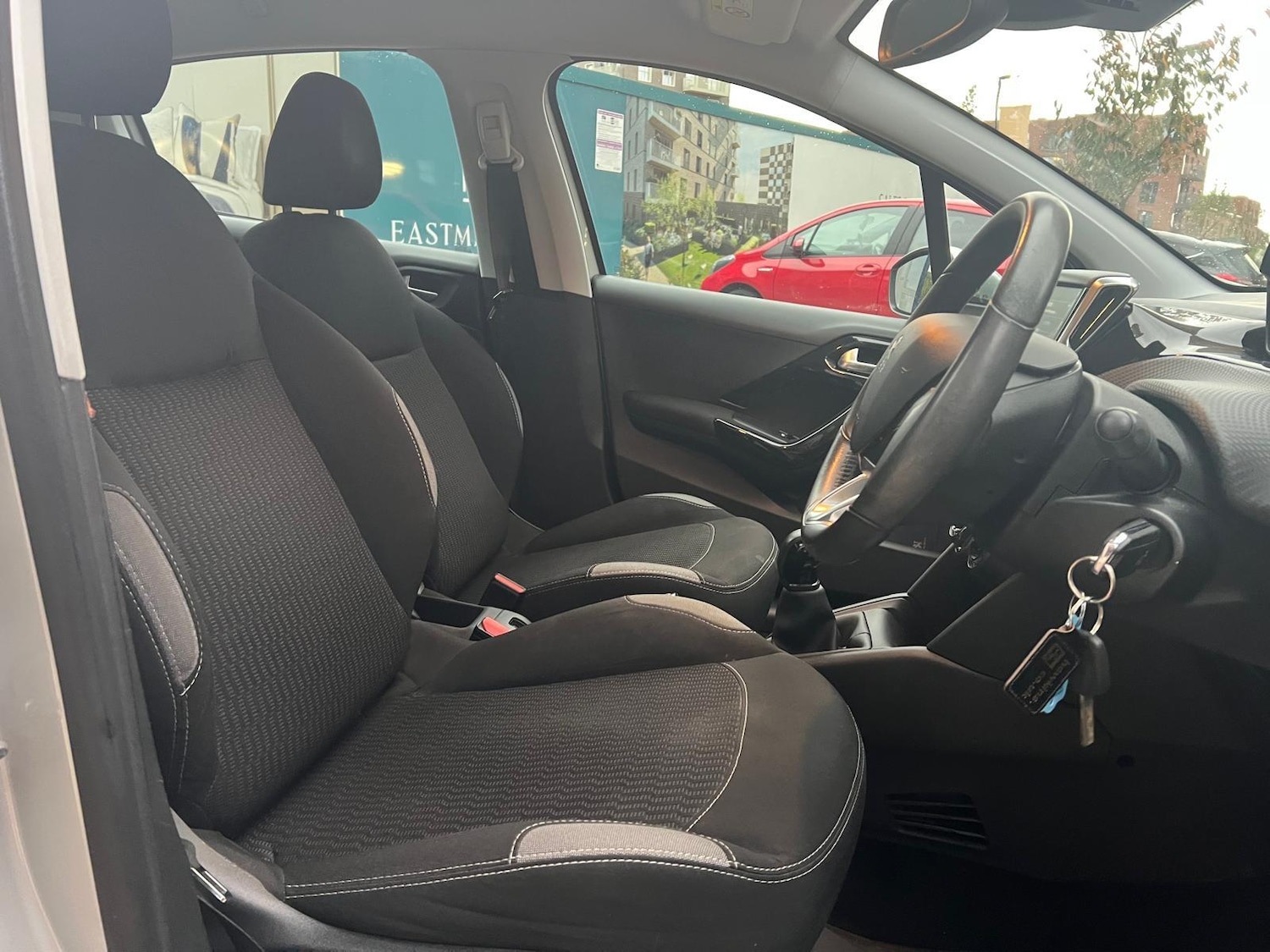 Used Peugeot 208 2015 for sale - 76550480: Photo 20