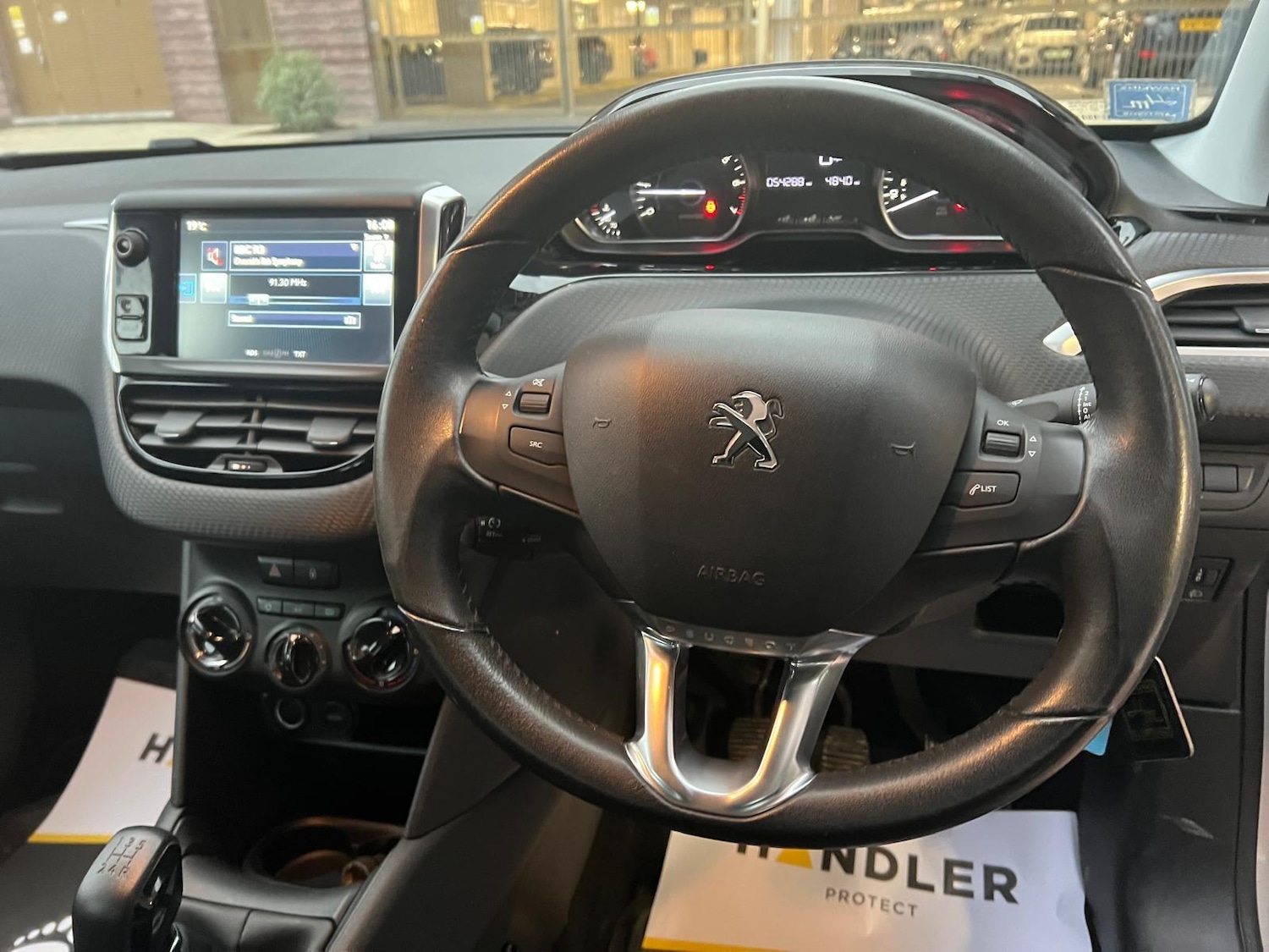 Used Peugeot 208 2015 for sale - 76550480: Photo 28