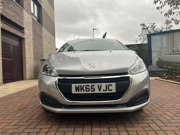 Used Peugeot 208 2015 for sale - 76550480: Photo