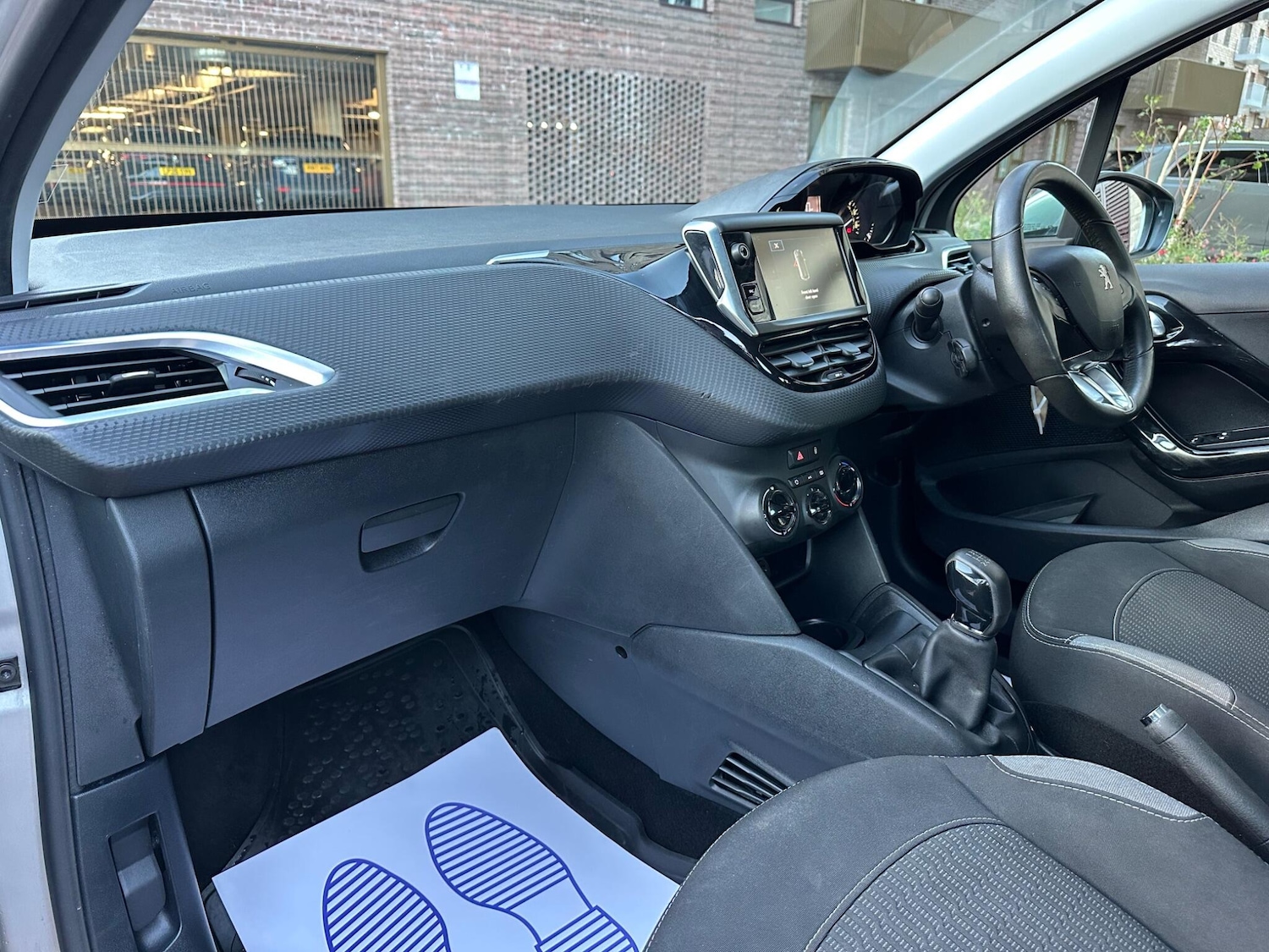 Used Peugeot 208 2017 for sale - 76215596: Photo 13