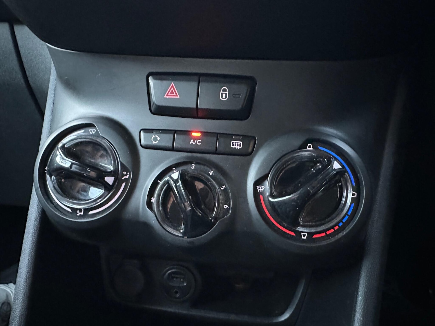 Used Peugeot 208 2017 for sale - 76215596: Photo 15