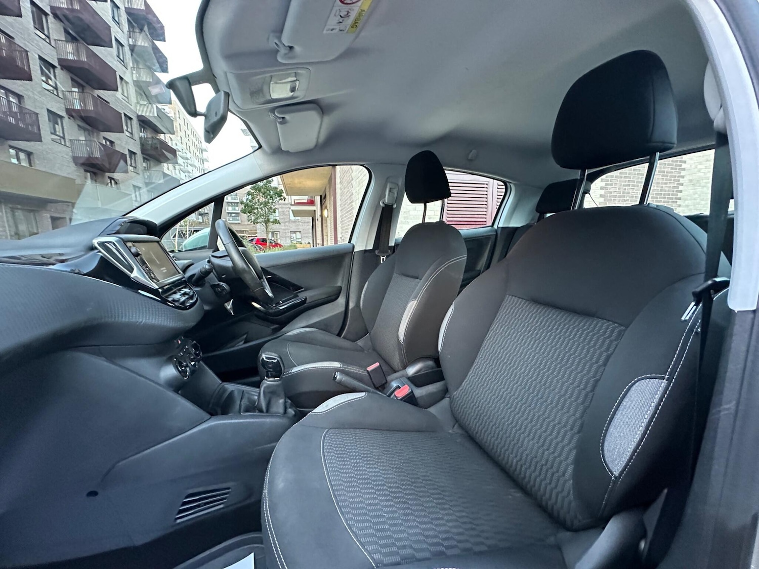 Used Peugeot 208 2017 for sale - 76215596: Photo 17