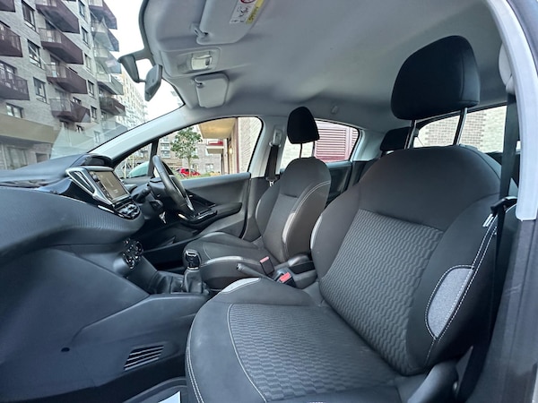 Used Peugeot 208 2017 for sale - 76215596: Photo 17