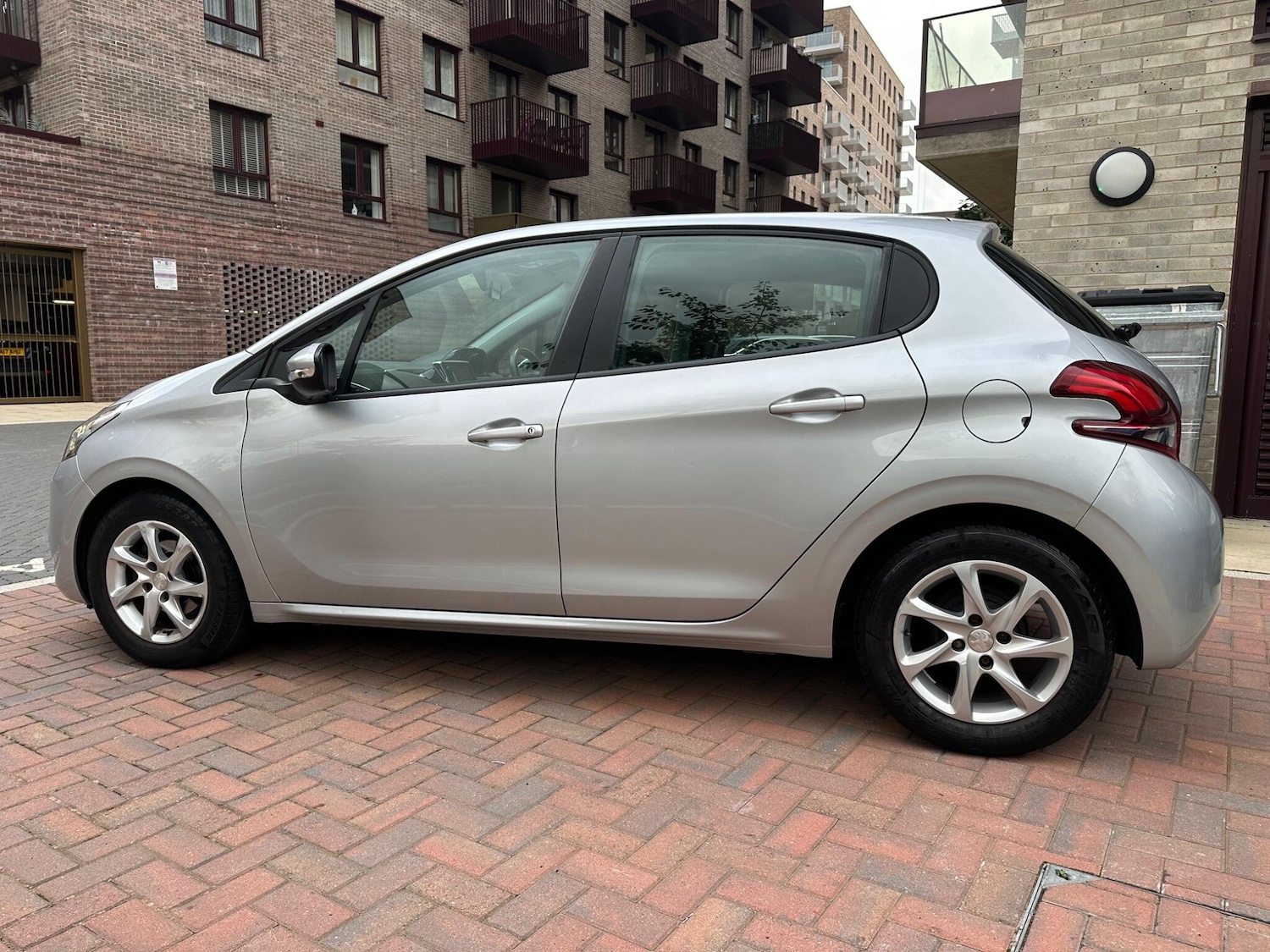 Used Peugeot 208 2017 for sale - 76215596: Photo 5