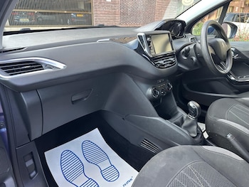 Used Peugeot 208 2015 for sale - 75520408: Photo