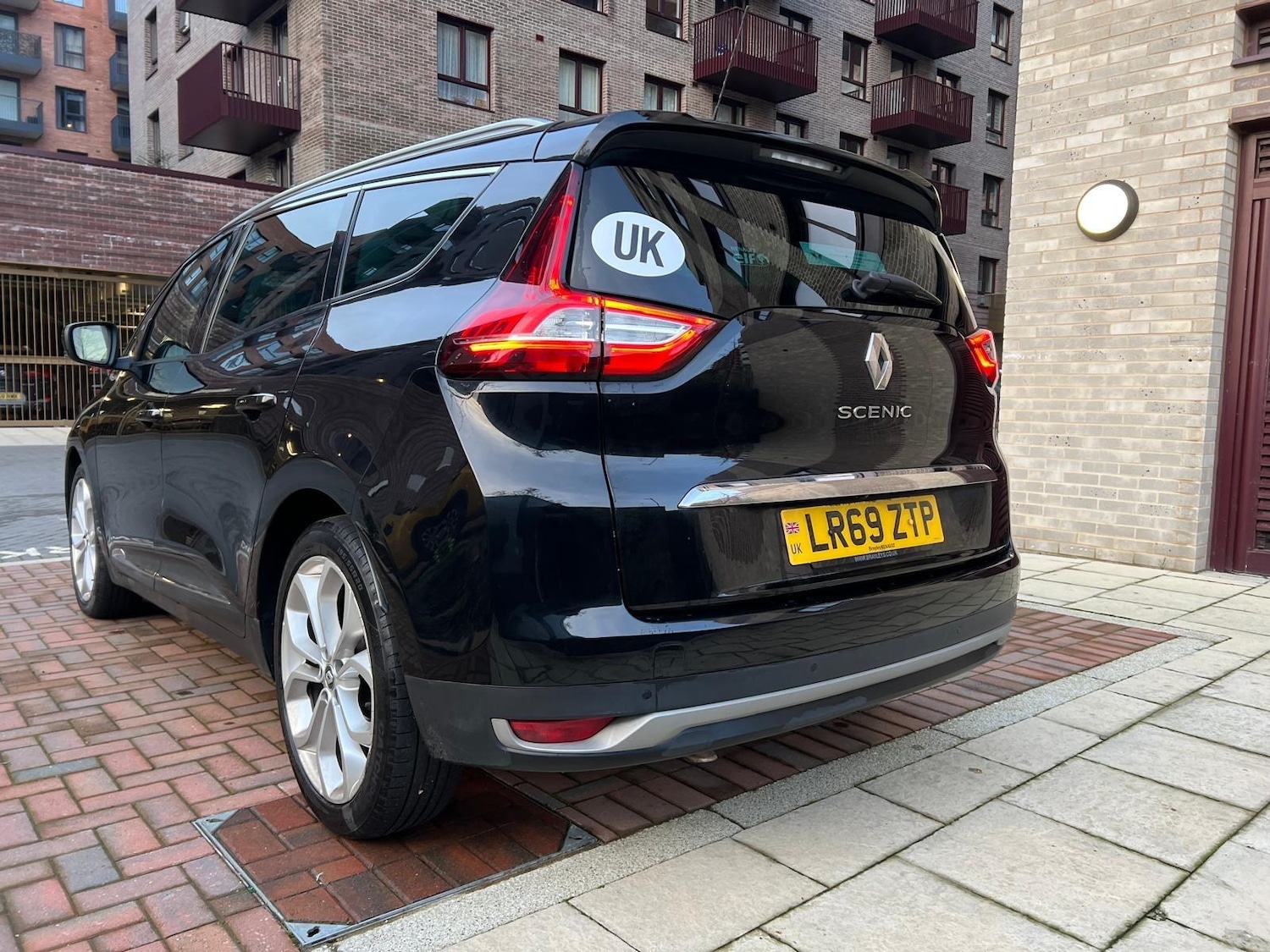 Used Renault Grand Scenic 2019 for sale - 77029252: Photo 10