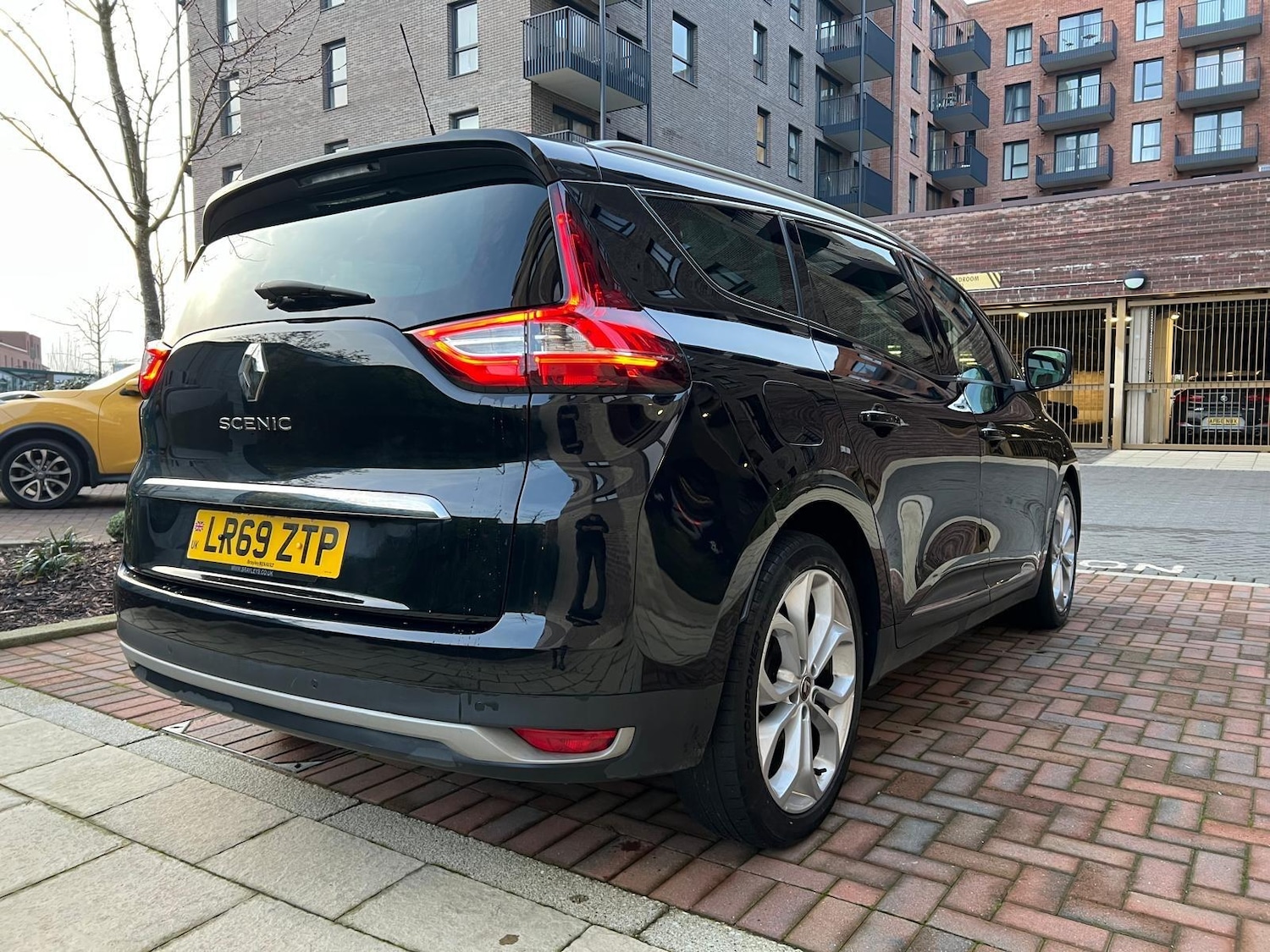 Used Renault Grand Scenic 2019 for sale - 77029252: Photo 15