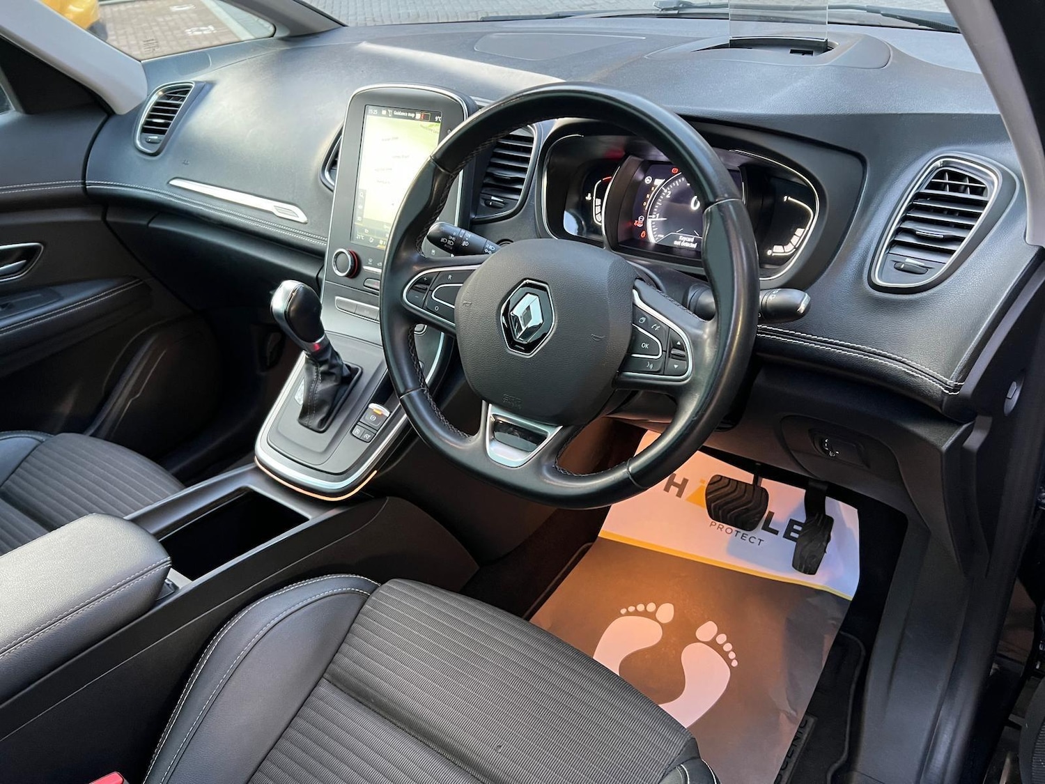 Used Renault Grand Scenic 2019 for sale - 77029252: Photo 17