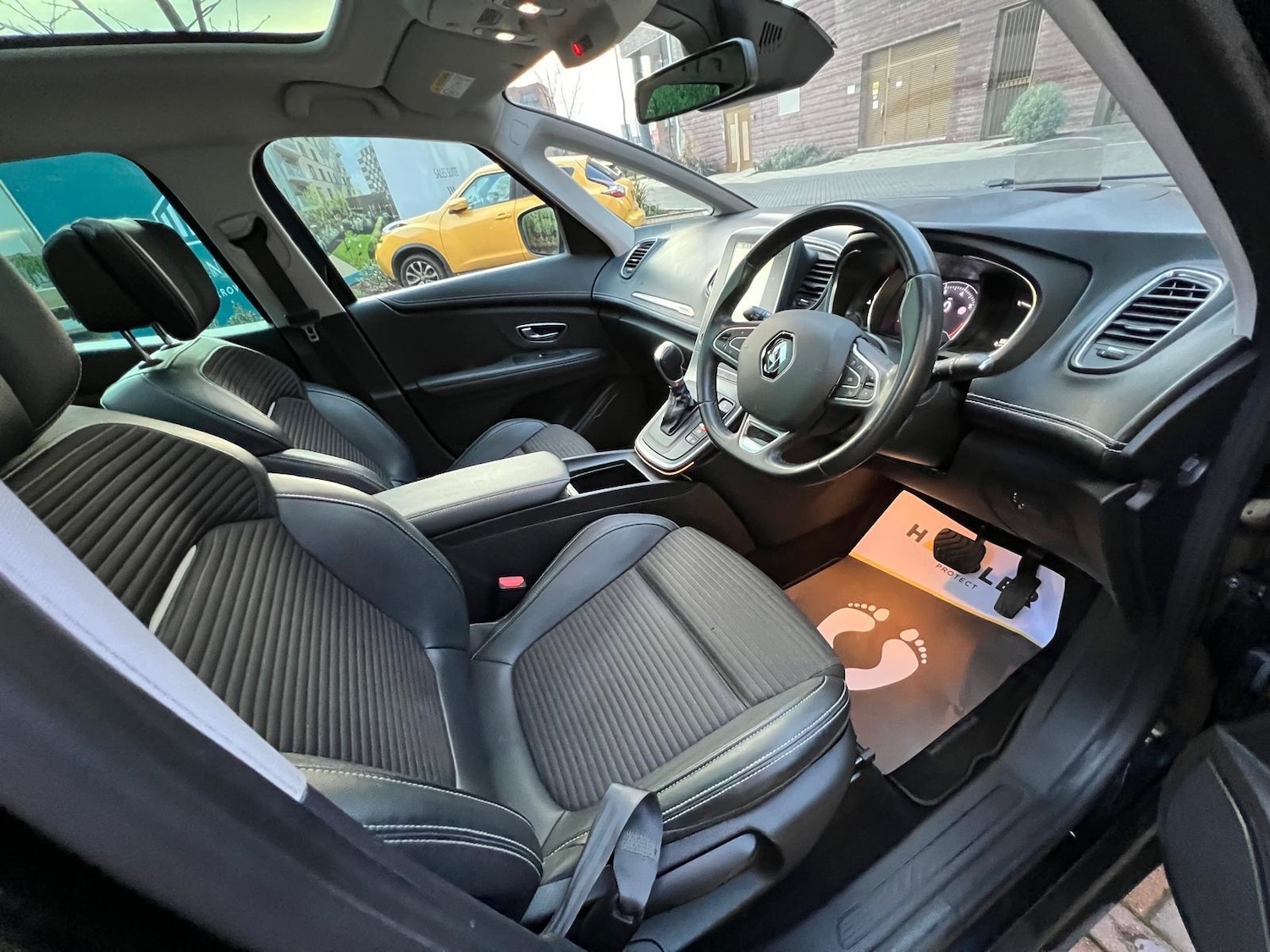 Used Renault Grand Scenic 2019 for sale - 77029252: Photo 18