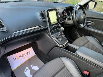 Used Renault Grand Scenic 2019 for sale - 77029252: Photo