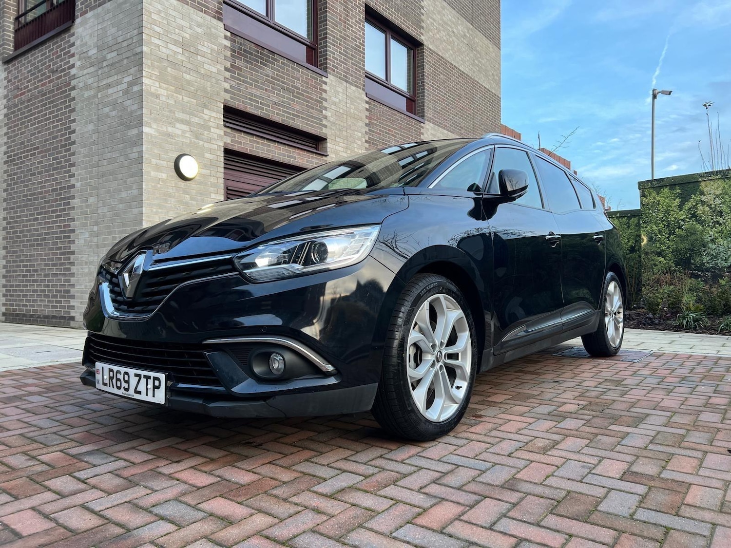 Used Renault Grand Scenic 2019 for sale - 77029252: Photo 5